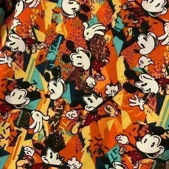 ❤️ New with Tags Disney Mickey Mouse LuLaRoe Classic T-Shirt - Picture 2 of 6